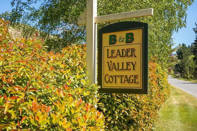 697 Leader Road East Parnassus_17