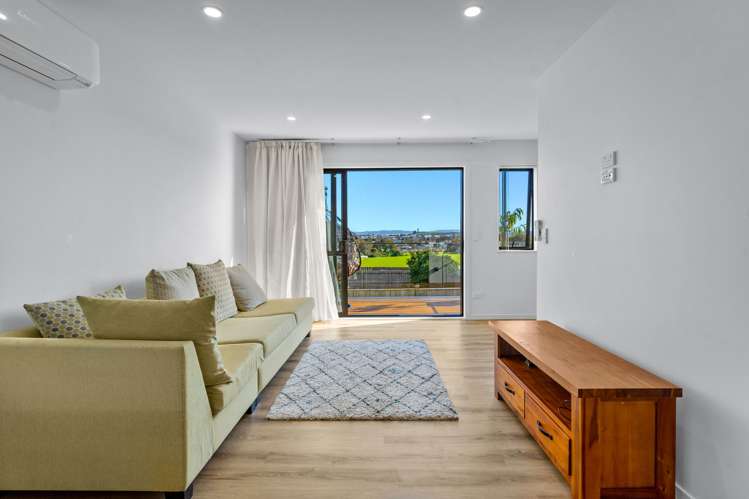 7/27 Carole Crescent Pakuranga Heights_11