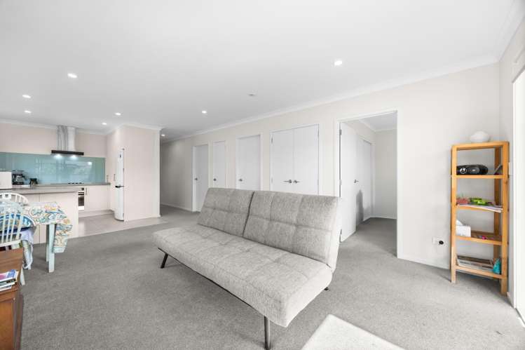 13 Leebank Crescent Riverhead_25