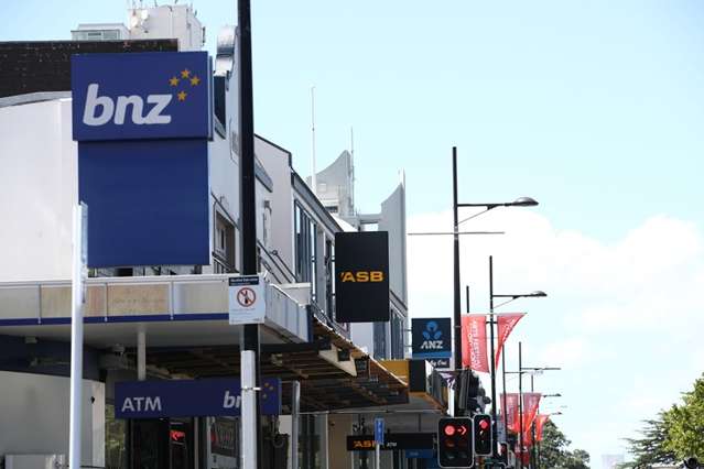 Mortgage expert urges Kiwis to get a rate cut strategy: Banks will look after you if you push them