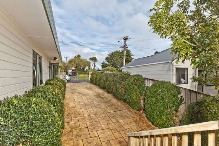 8 Target Road Totara Vale_7