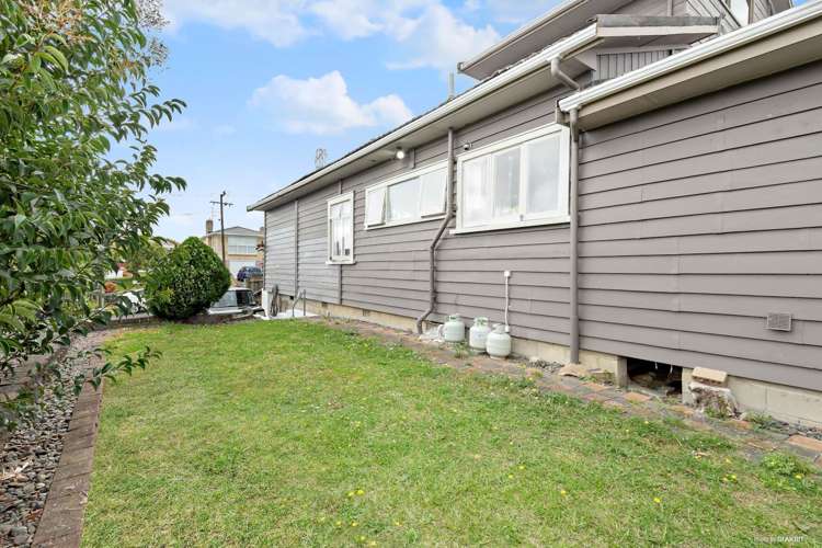 2a Locke Avenue Mount Roskill_1
