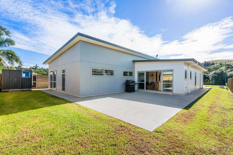 8 Galbraith Street Matapouri_13