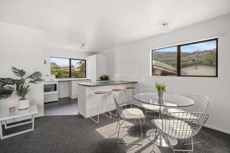 18a Grayson Avenue Mangakakahi_1