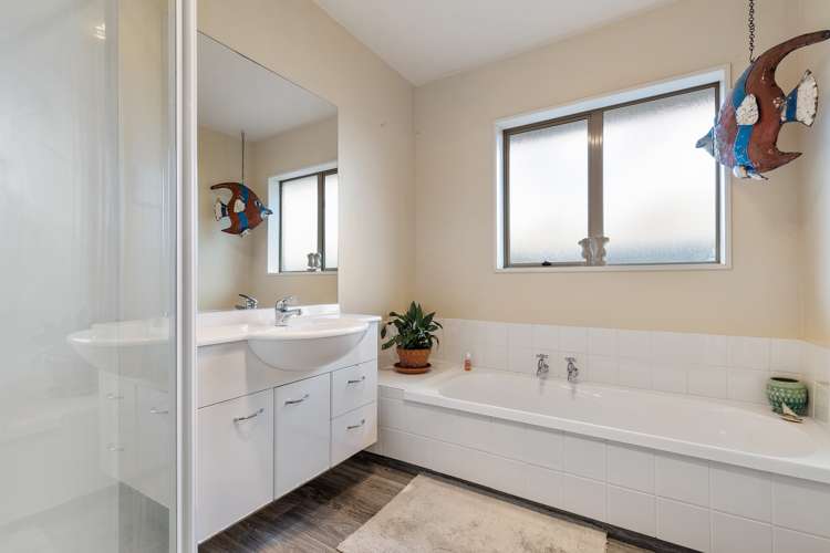 3 Magnolia Lane Saint Albans_23