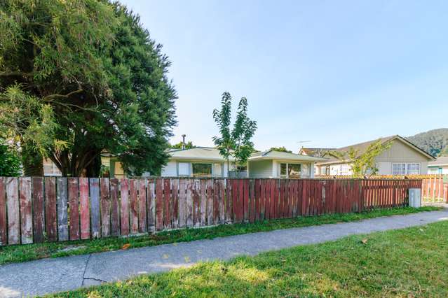 46 Parkway Wainuiomata_3