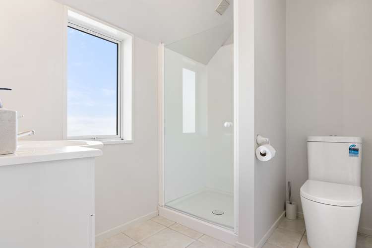 17 Acorn Close Waltham_16