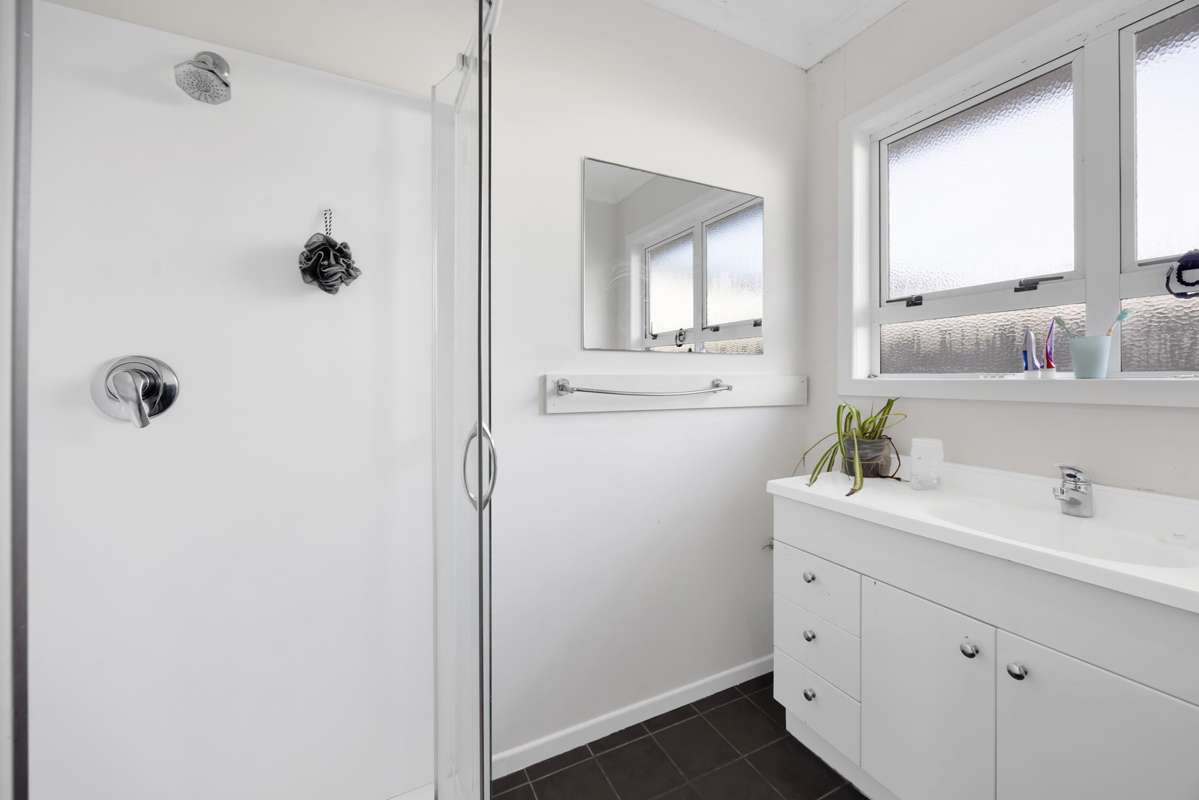 37 Swansea Road_5