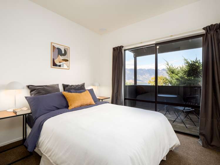 17a Wynyard Crescent Fernhill/Sunshine Bay_9