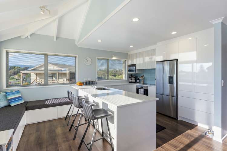 8 Scott Avenue Otaki Beach_9