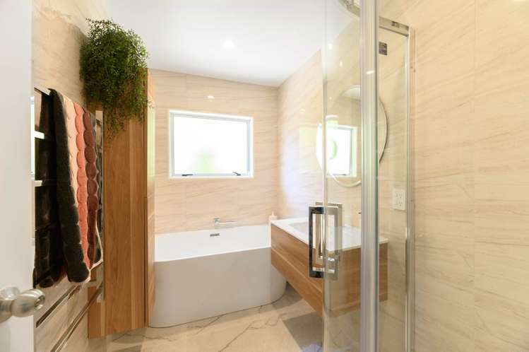 2/106 Stapleford Crescent Browns Bay_14