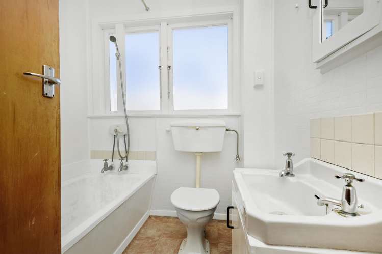 2/39 Mills Street Boulcott_7