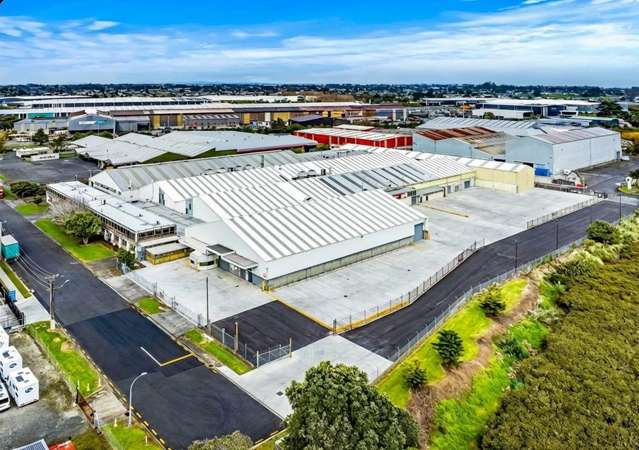 CBRE | Large-Scale Warehouse with Flexible Options