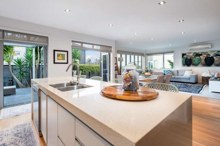 131 Kowhai Road Mairangi Bay_10
