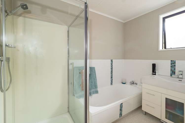 17 Pages Road Allenton_8