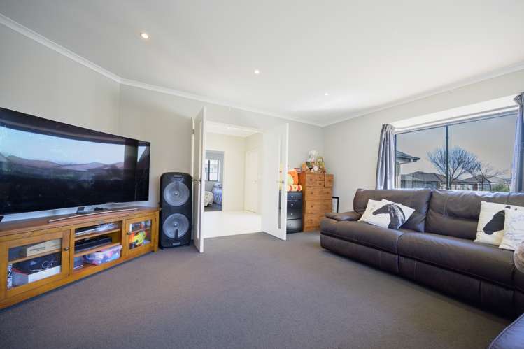 86 Covent Drive Stoke_7