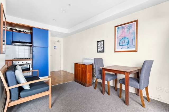 9H/82 Wakefield Street City Centre_3