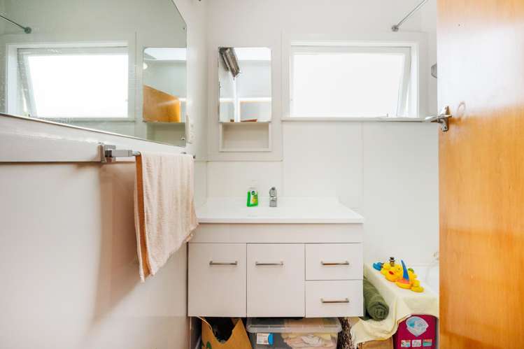 7 Sinclair Avenue Highbury_13