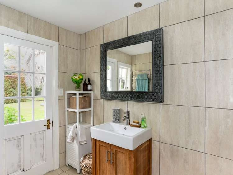 750 North Road Clevedon_11