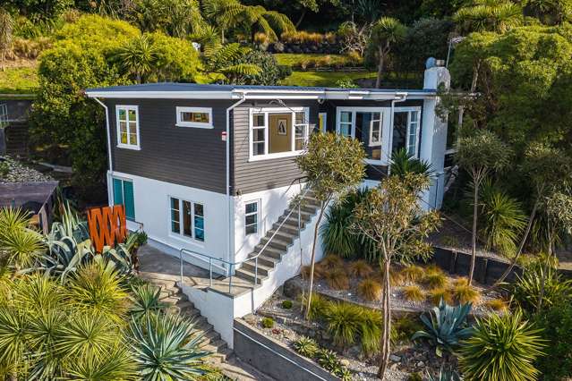 STUNNING SEA VIEWS, SUN & SOPHISTICATION