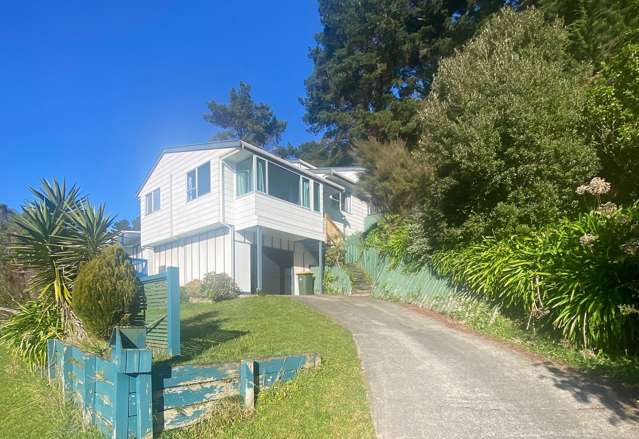 Sunny 3-Bedroom Home in Whitby