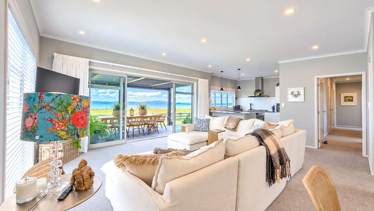 989 East Coast Road_2