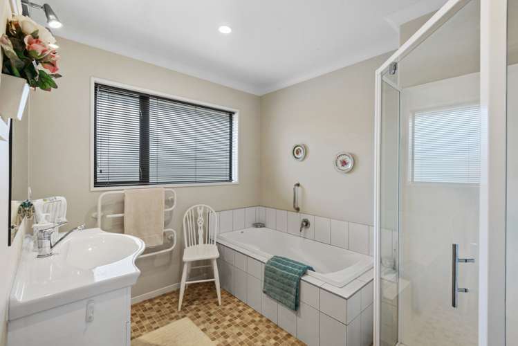 81 North Terrace Darfield_11