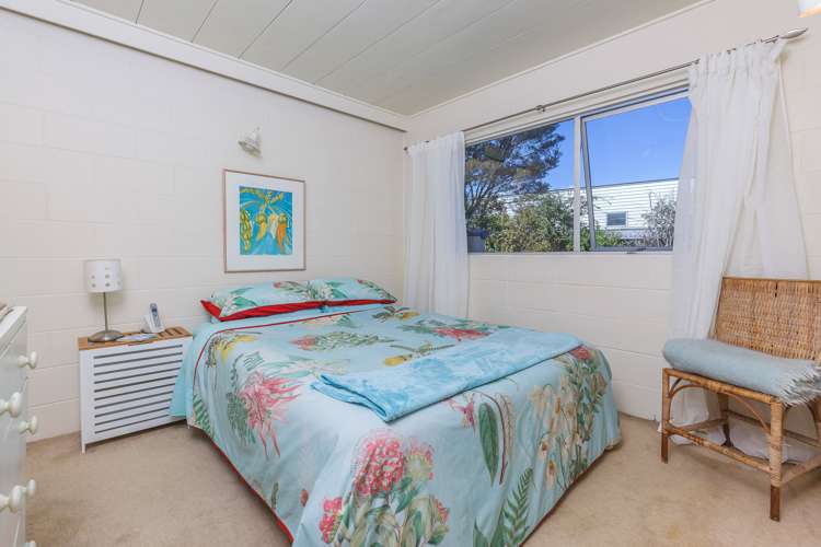 8/18 Parr Terrace Castor Bay_13