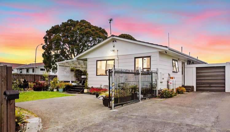 1/2 Burundi Avenue Clendon Park_12