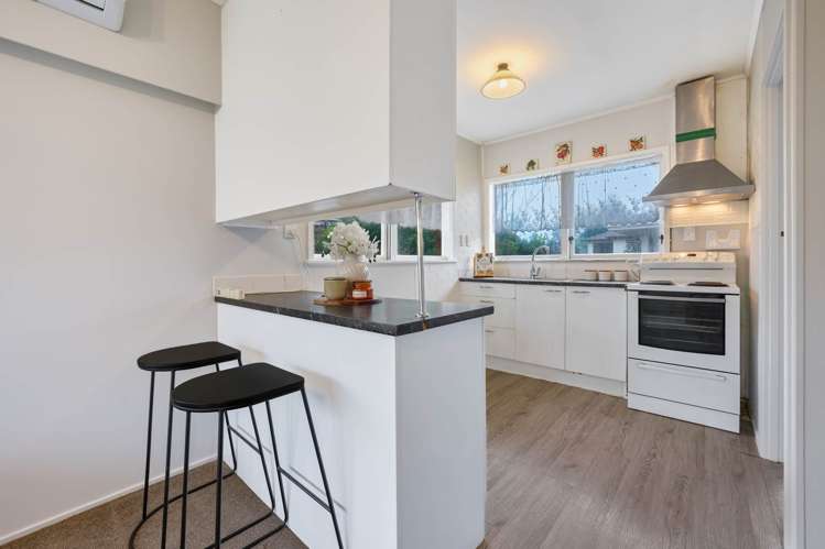 2/40 Cheval Drive Totara Vale_6