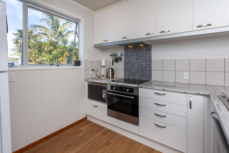 13 Bellringer Road Massey_29