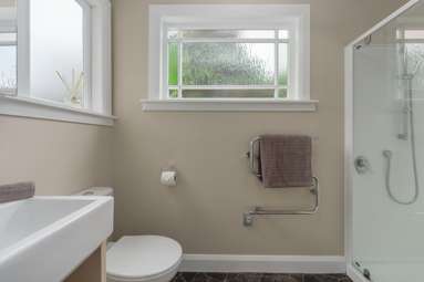 435 College Street_3