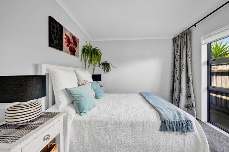 9 Elizabeth Grove Stratford_31