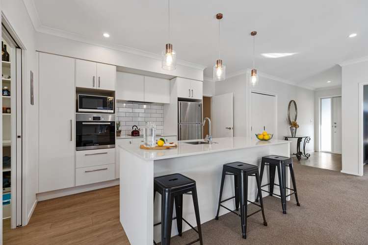 77 Sandhurst Drive_5