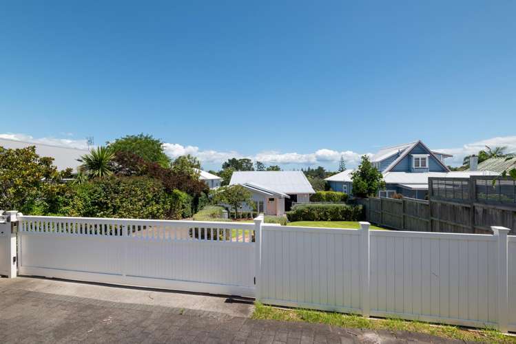 7B North Avenue Narrow Neck_27