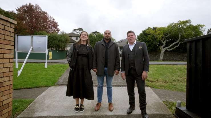 Jayne Kiely shows Joel’ and Daniel the joys of new-builds in Auckland's Mt Albert. Photo / Supplied