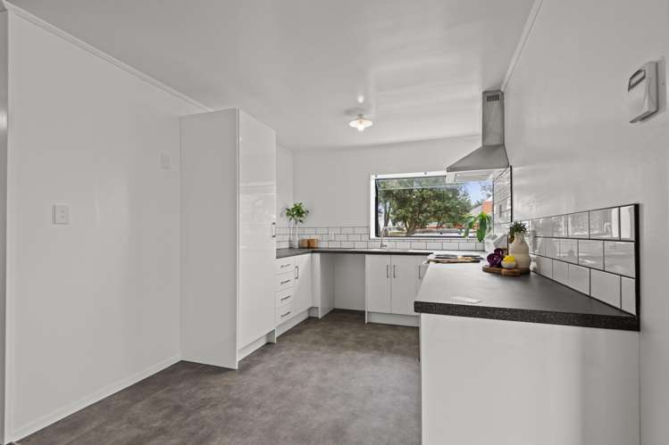 19 Dalwood Grove Highbury_7