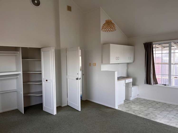 2109 East Coast Road Silverdale_8