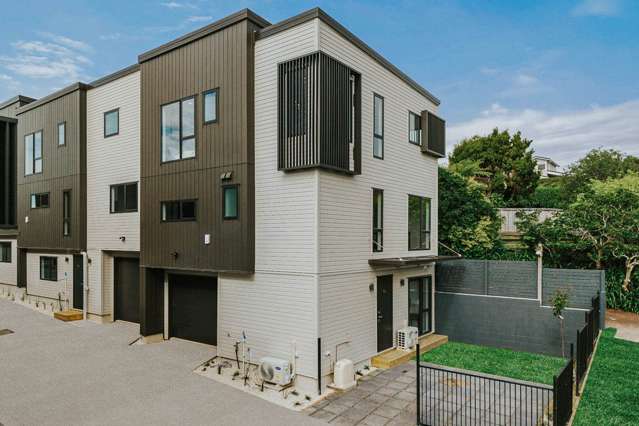 Brand New Living with Breathtaking Sea Views