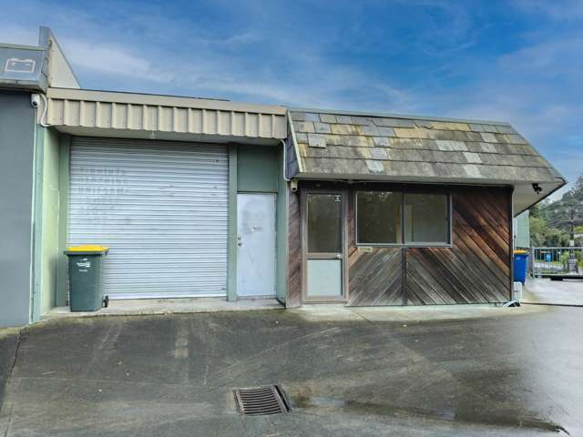 LOW-STUD WAREHOUSE WITH OFFICE