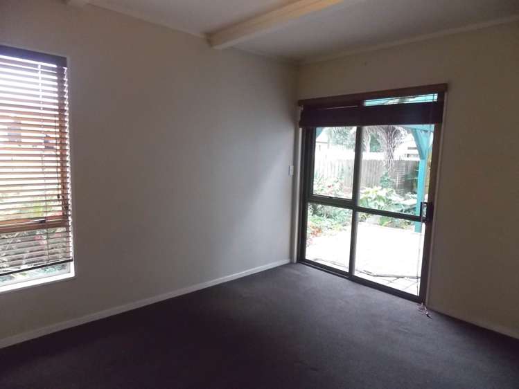 2/61 Clevedon Road Papakura_7