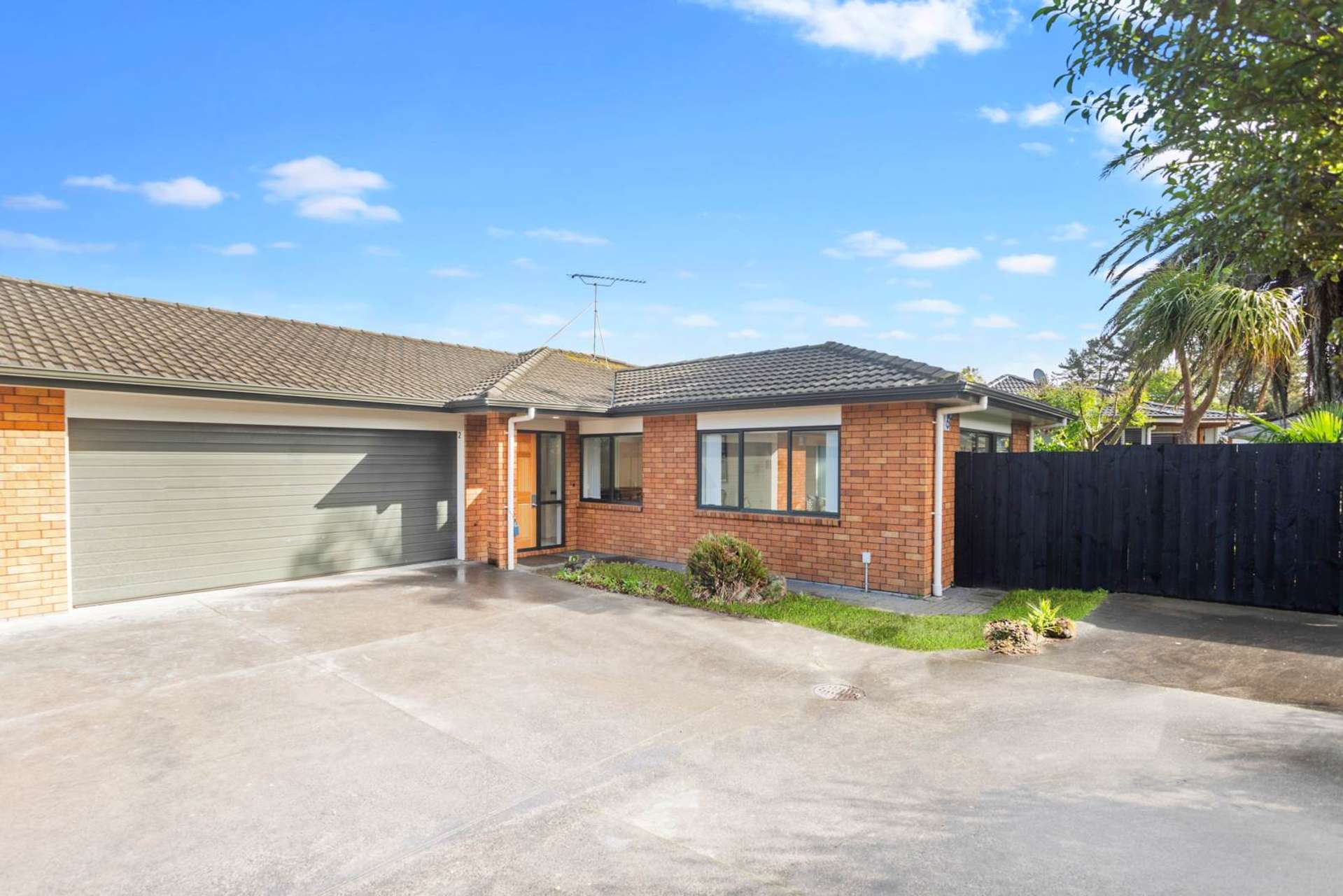 2/47 Carnoustie Drive Wattle Downs_0