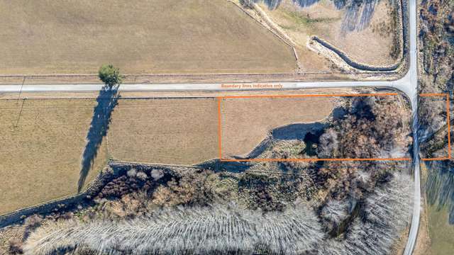 Lifestyle block close to the mountains & lake