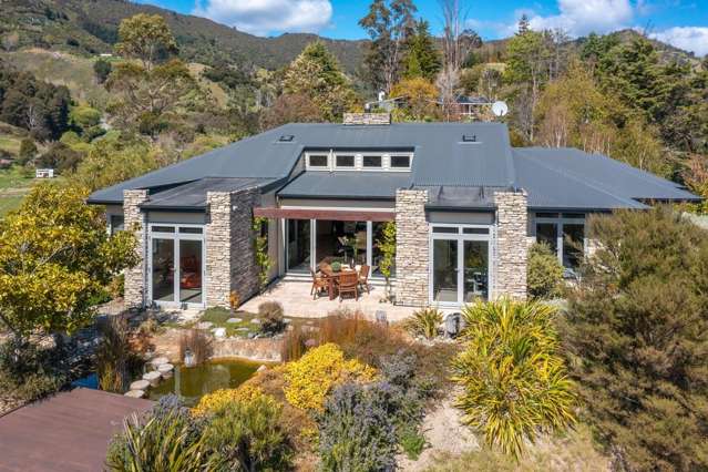 Luxurious Home! Expansive Spaces, Stunning Views
