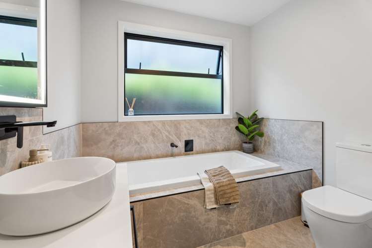 49 Earp Crescent Chartwell_12