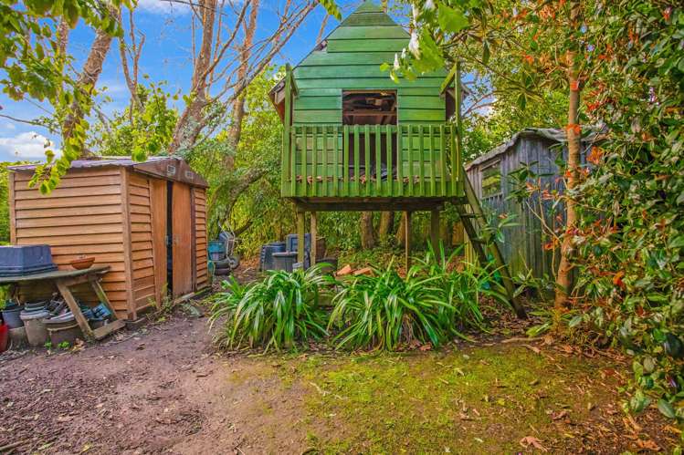 23 Pinewood Grove Botany Downs_25