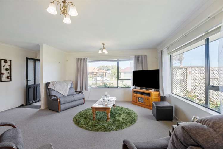 85 Guildford Drive Paraparaumu_2