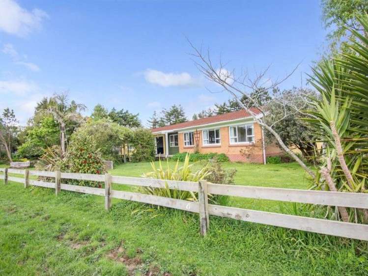 16 Dunrobin Lane (Pvt) Maungatapere_0