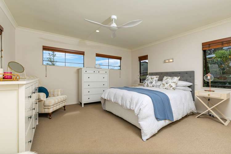 7 Springwater Vale Unsworth Heights_10
