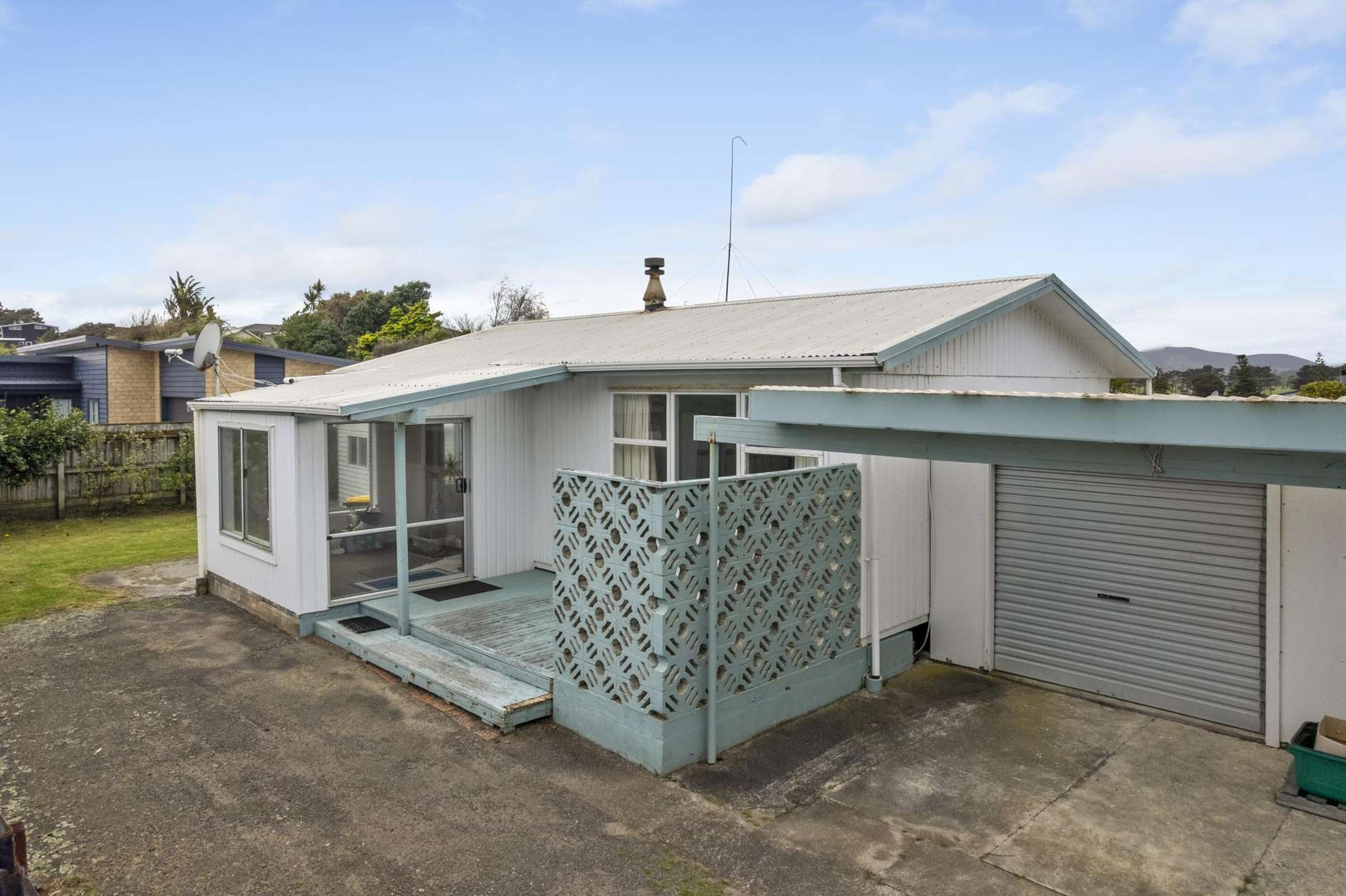 6B Robert Mckeen Otaki Beach_0